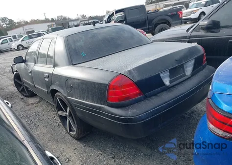 2011 Ford Crown Victoria Police Interceptor z USA, uszkodzony, nr VIN 2FABP7BV7BX122922